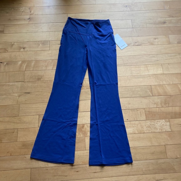 NWT Lululemon Groove Super-High-Rise Flared Pant Nulu - Picture 5 of 9